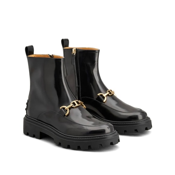 Tod's logo-plaque leather ankle boots size 8.5 - Like New - Picture 2 of 11